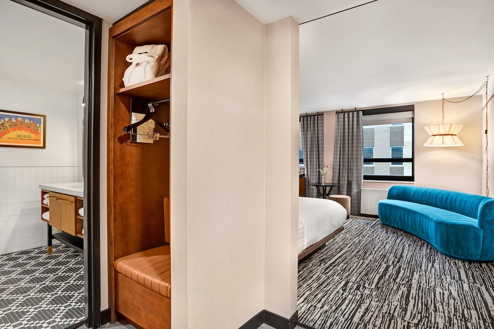 Premium Room, 2 Queen Beds, Accessible (Communications) - Photo 6