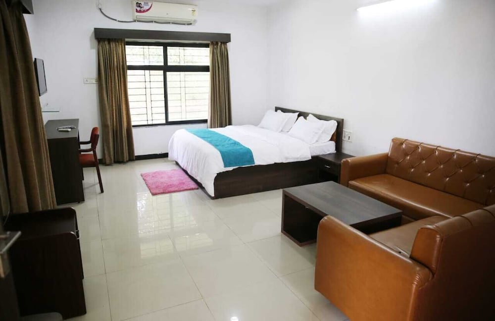 Royal Room photo 3