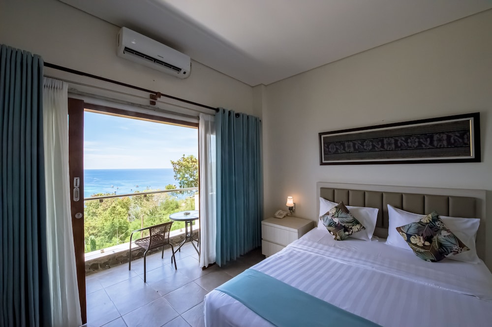 Deluxe Double Room, Sea View (with Free Return Airport Transfers) photo 3