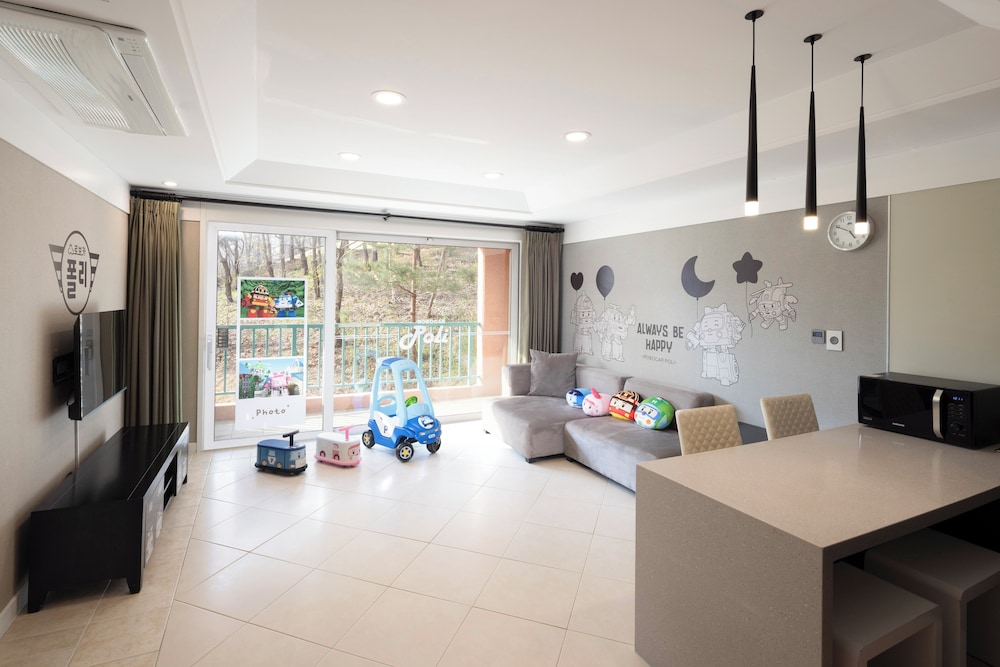 [Valley Village] Robocar Poli (Character Room) photo 1