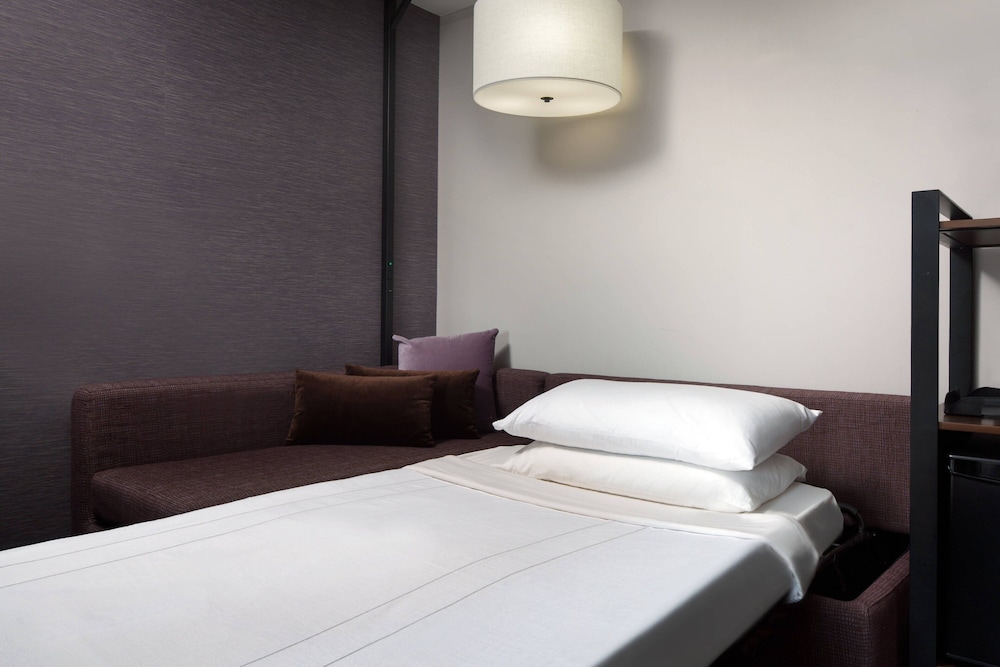 Room, 1 King Bed (Mobility Accessible, Tub) - Photo 3