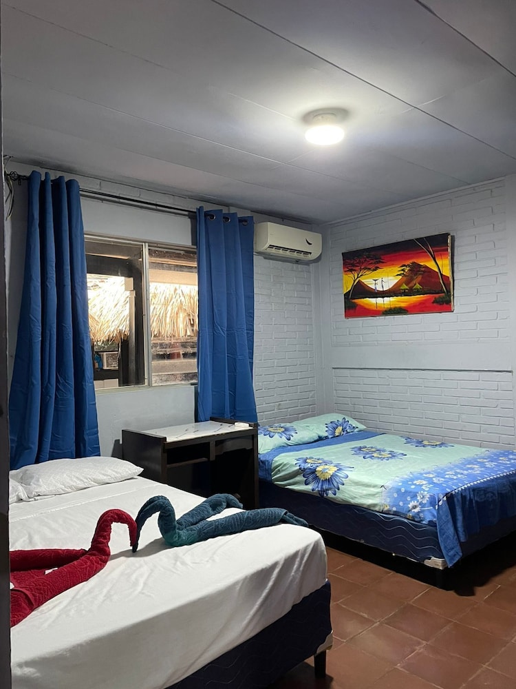 Classic Double Room, 2 Double Beds photo 2