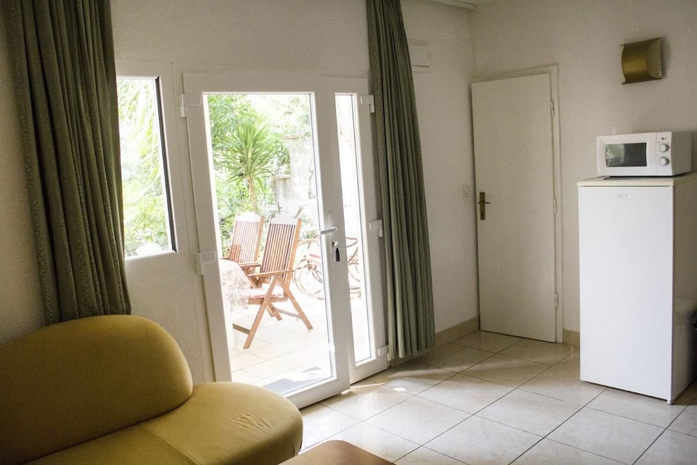 Apartment (A) photo 1