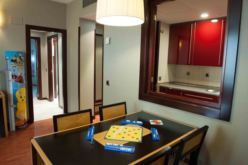 Family Room - Photo 4