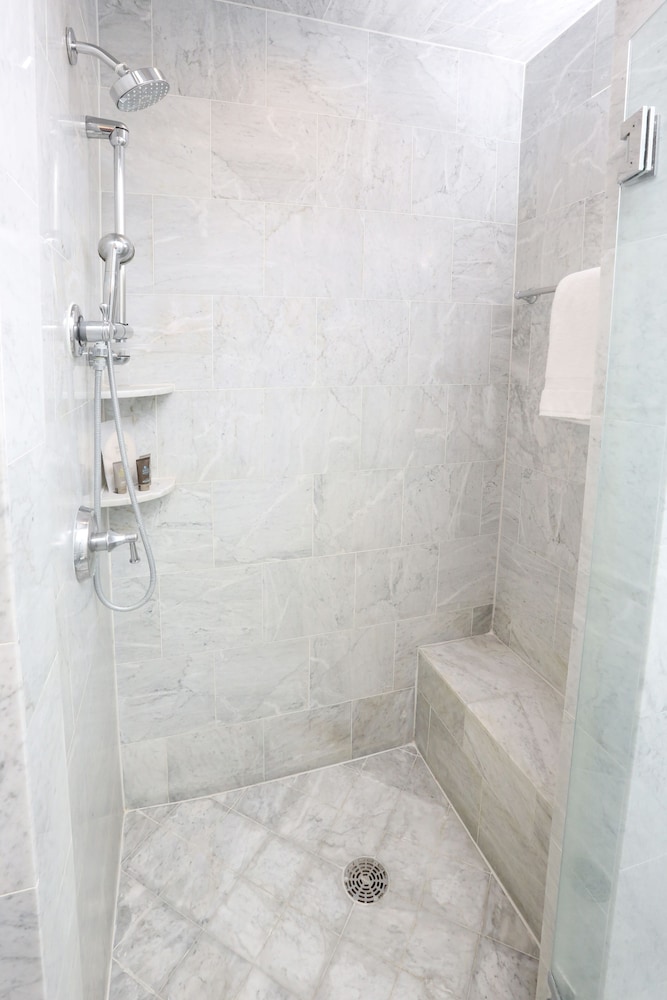Executive Room, 2 Queen Beds - Photo 5