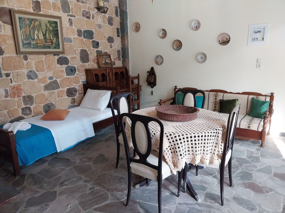 Aphaia Suite, Ground Floor, Garden View and Private Pool photo 3