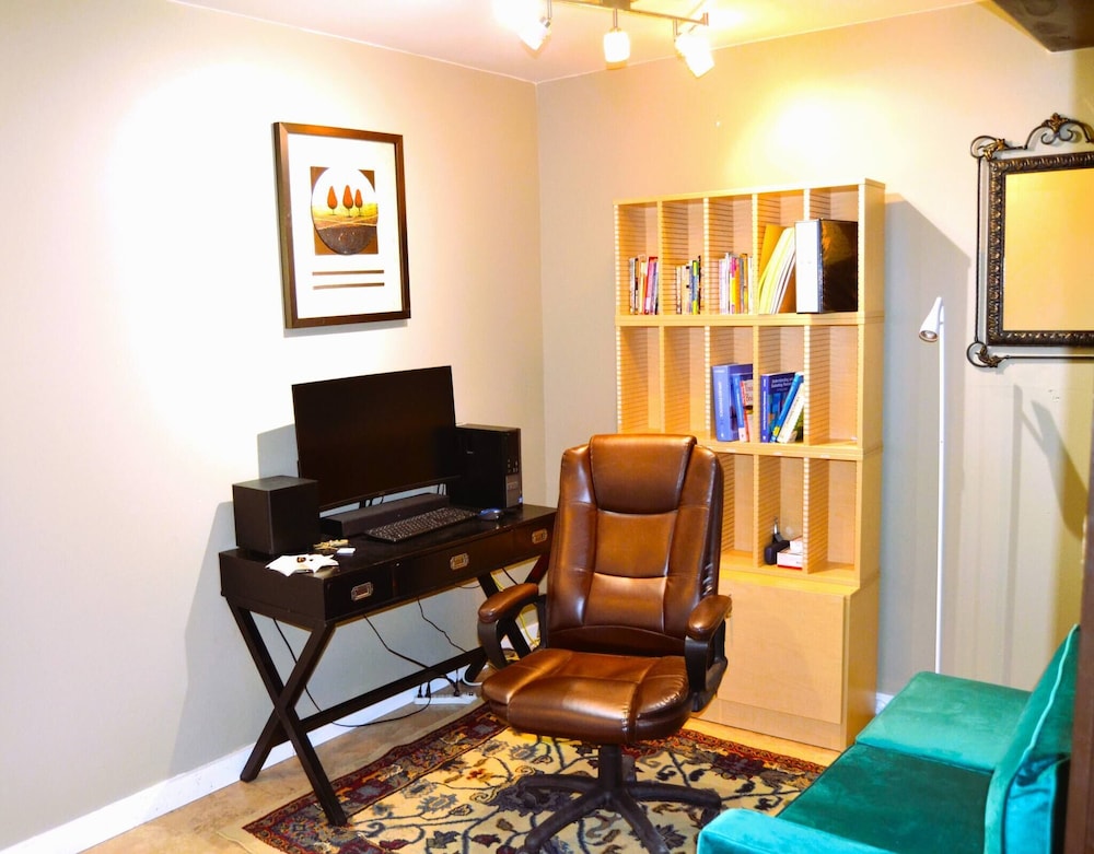 Room-cozy Nest 4 Near the UND Medical Sc, Photo 13