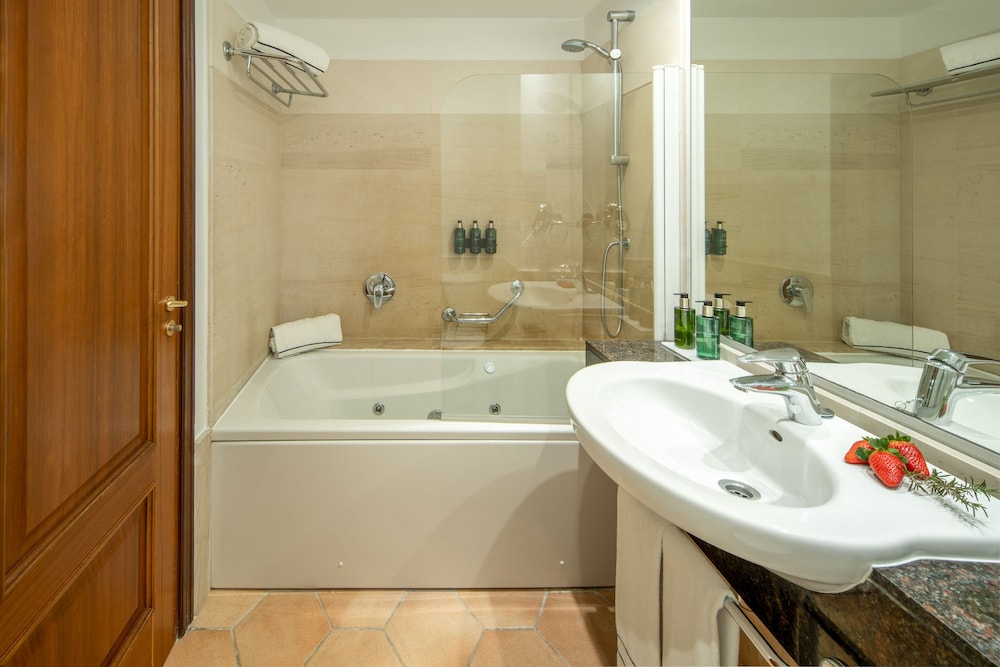 Double Room, Balcony - Photo 4