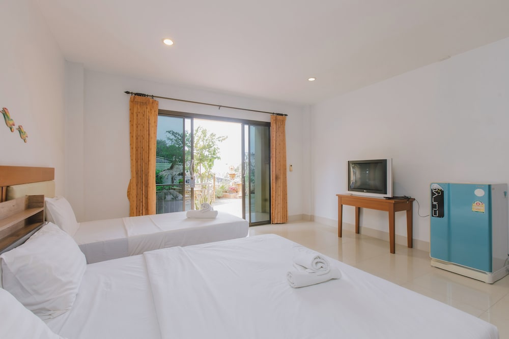 Triple studio kitchenette with balcony - Photo 13