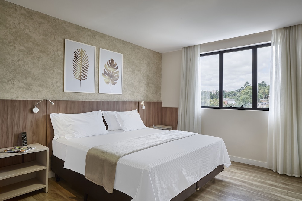 Luxury Studio Suite, 1 King Bed with Sofa bed - Photo 1