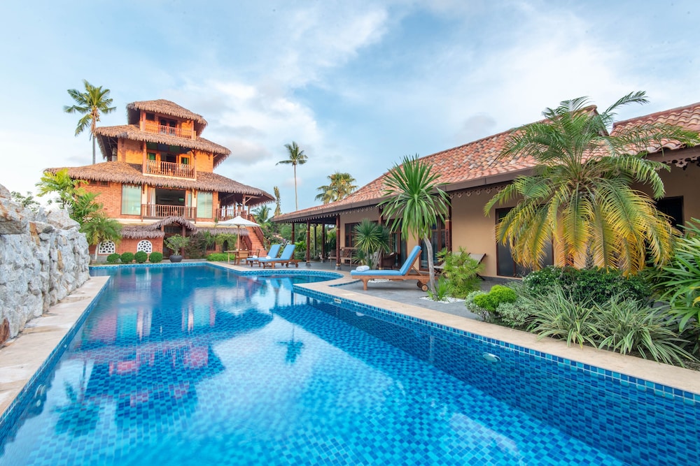 Royal Orchid Villa - Photo 2