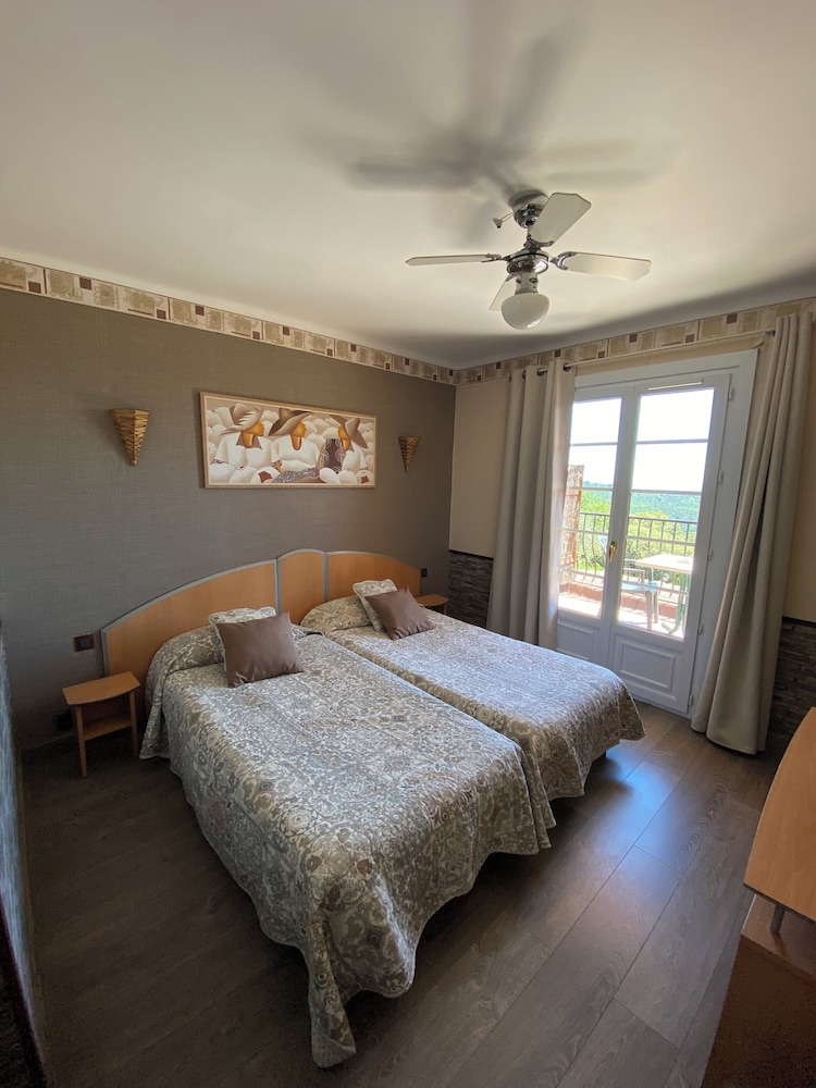 Double or Twin Room, Sea View photo 1
