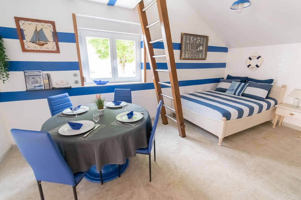Blue Marine Apartment - Photo 1