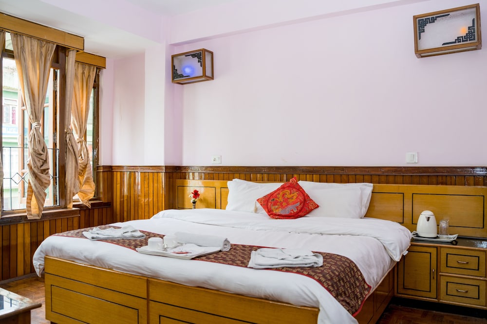Executive Room - Photo 11