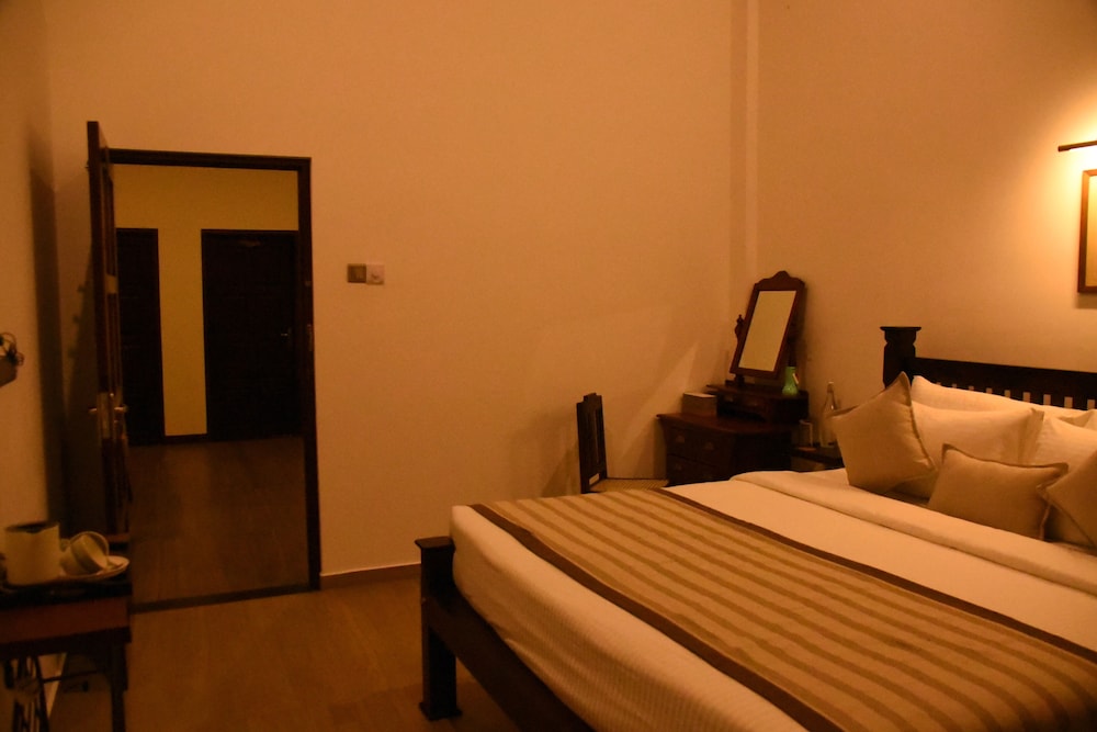 Deluxe Double or Twin Room, 1 King Bed photo 1
