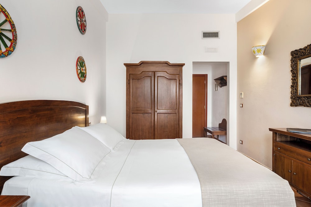 Standard Triple Room - Photo 3