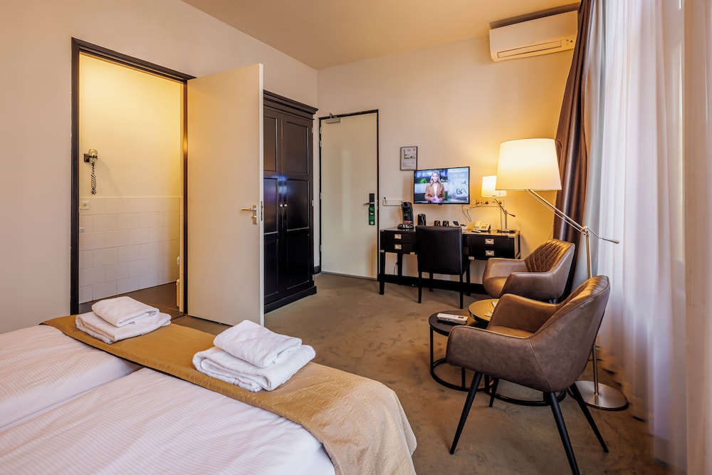 Deluxe Inside Room photo 3