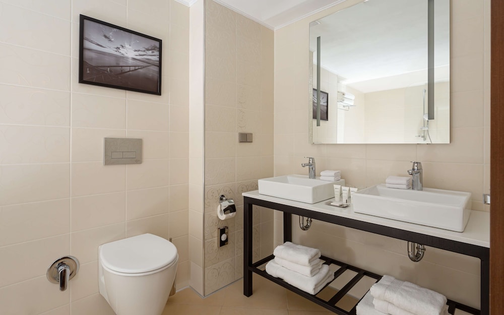 Suite, 1 Bedroom photo 2