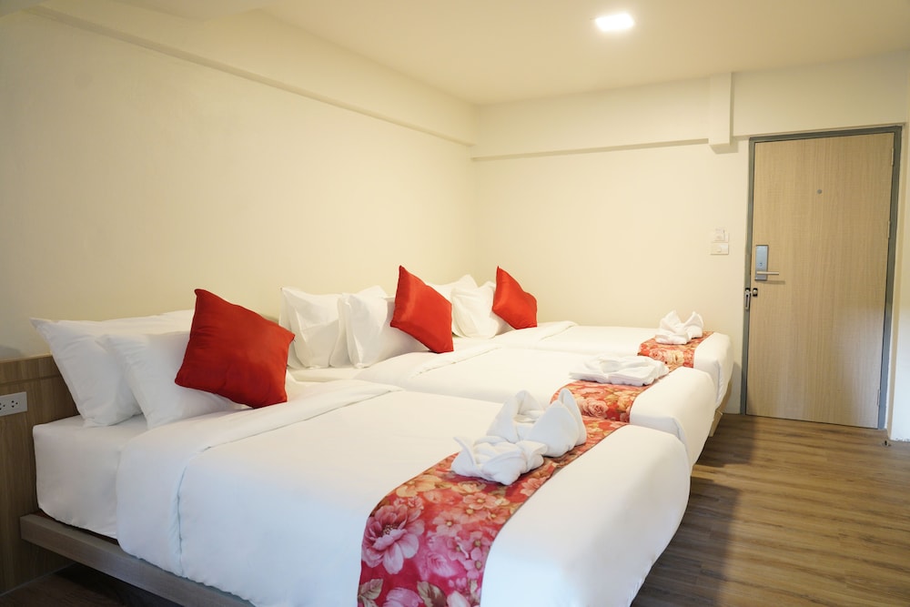 Deluxe Triple Room, Window photo 2