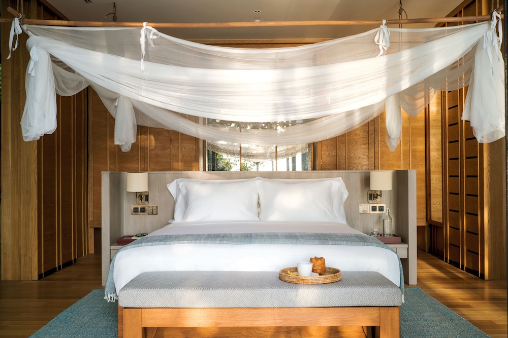 Ocean Front Pool Villa Suite