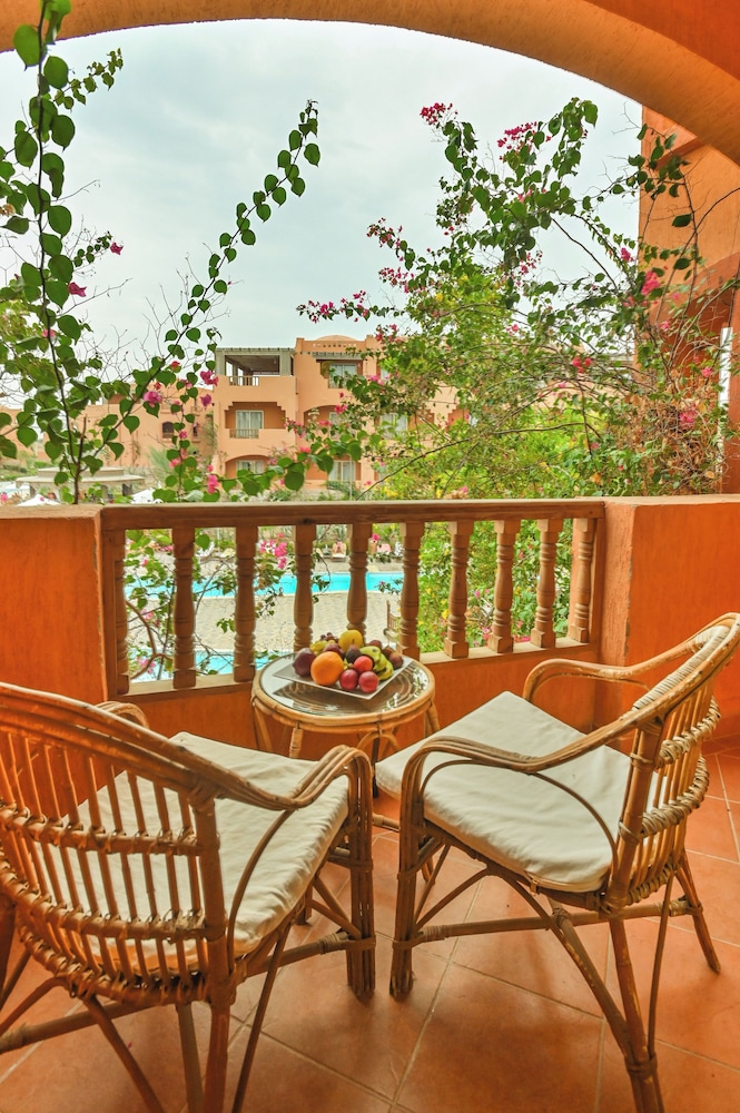 Standard Double or Twin Room, Garden View - Photo 3