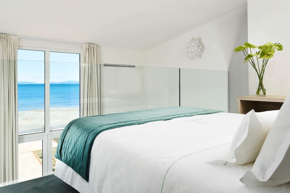 Suite, 2 Bedrooms, Jetted Tub, Sea View photo 3