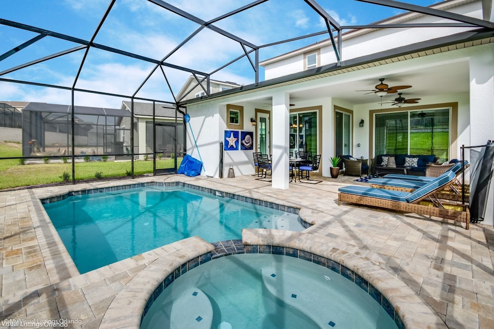 Villa (6 Bedrooms)