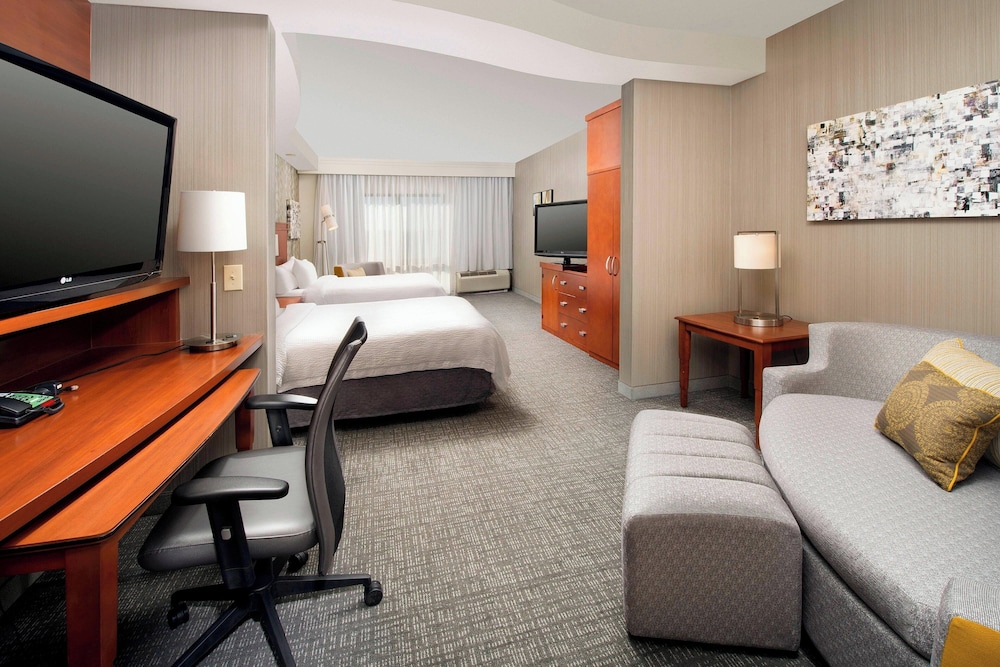 Suite, 1 Bedroom (Mobility/Hearing Accessible, Tub) photo 1