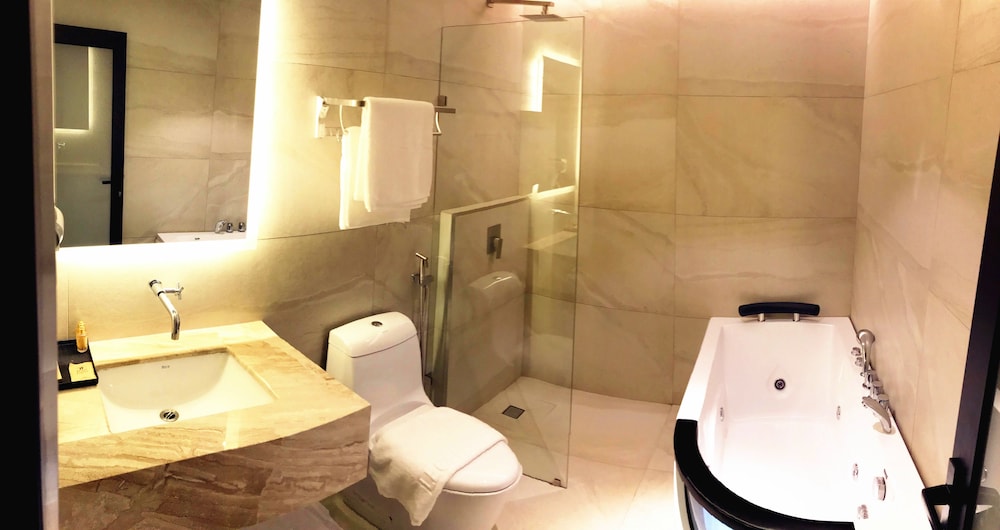 Studio Suite - Photo 8