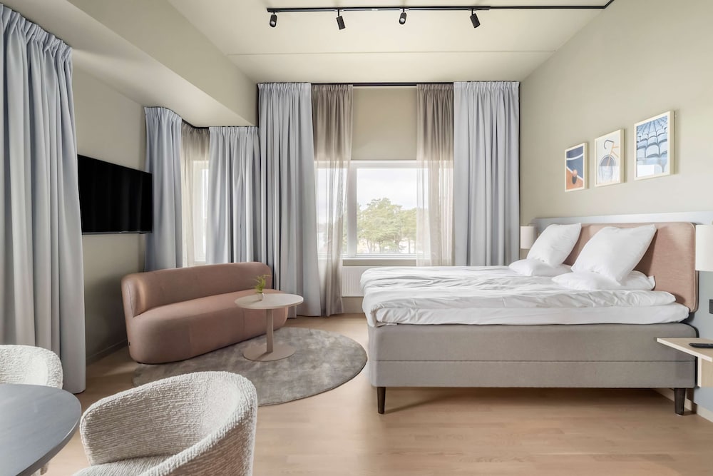 Junior Suite, Multiple Beds, Non Smoking - Photo 1