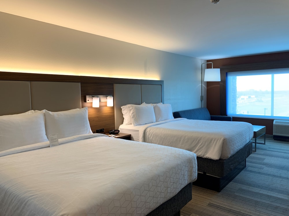 Suite, Multiple Beds (Additional Living Area) photo 1