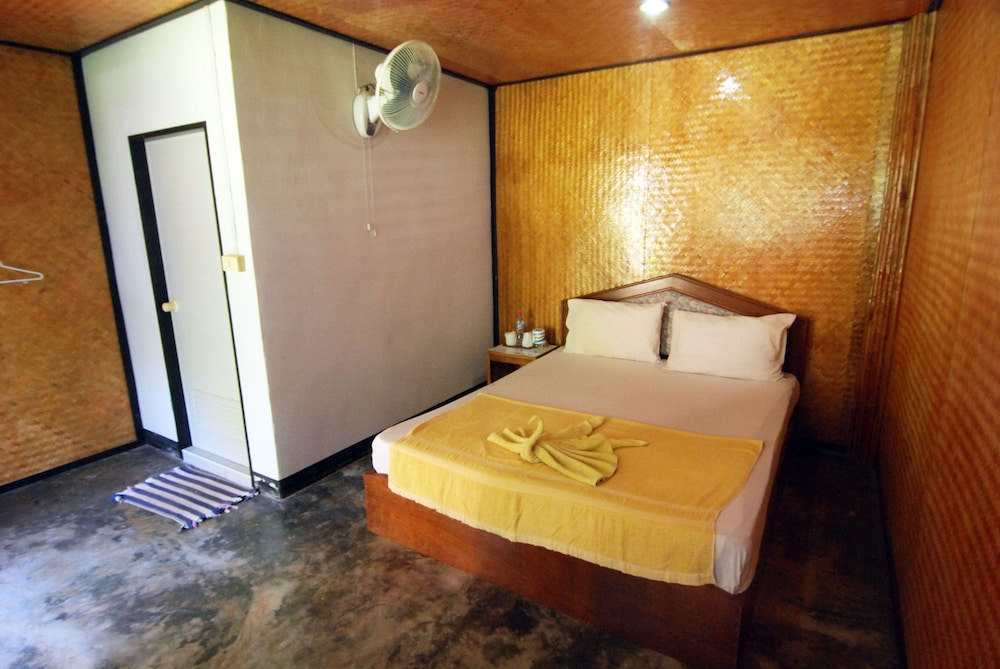 Bungalow (Bamboo Bungalow Fan Only) photo 2