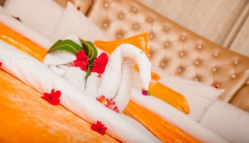 Honeymoon Room, 1 King Bed photo 1