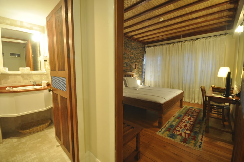 Suite, French Balcony - Photo 5
