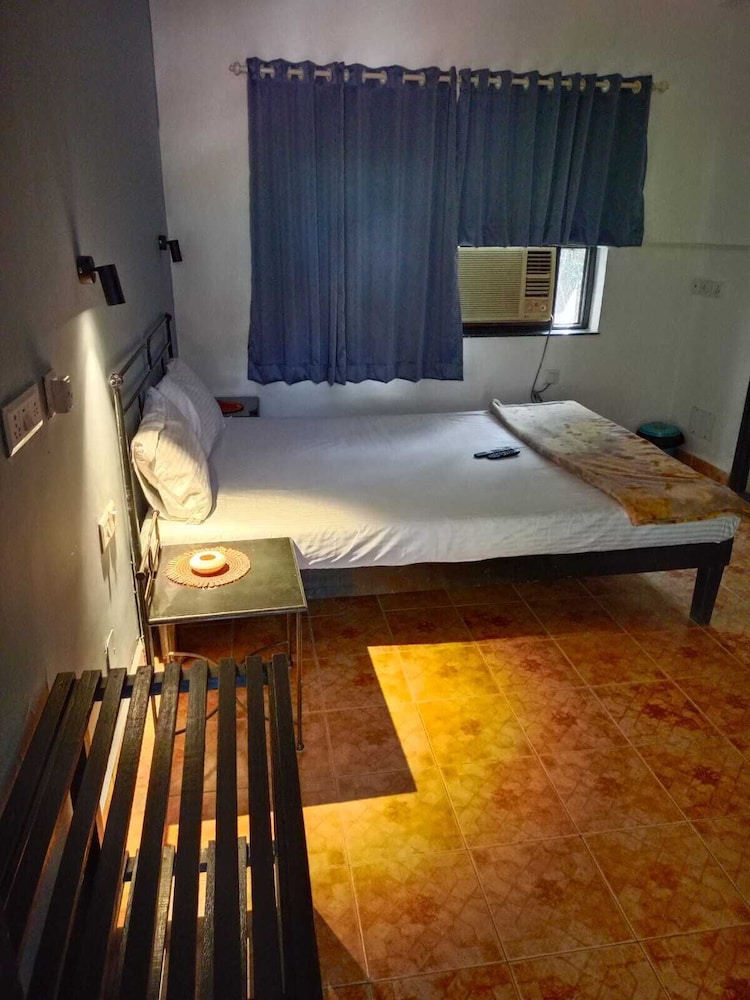 Deluxe A/C Room photo 2