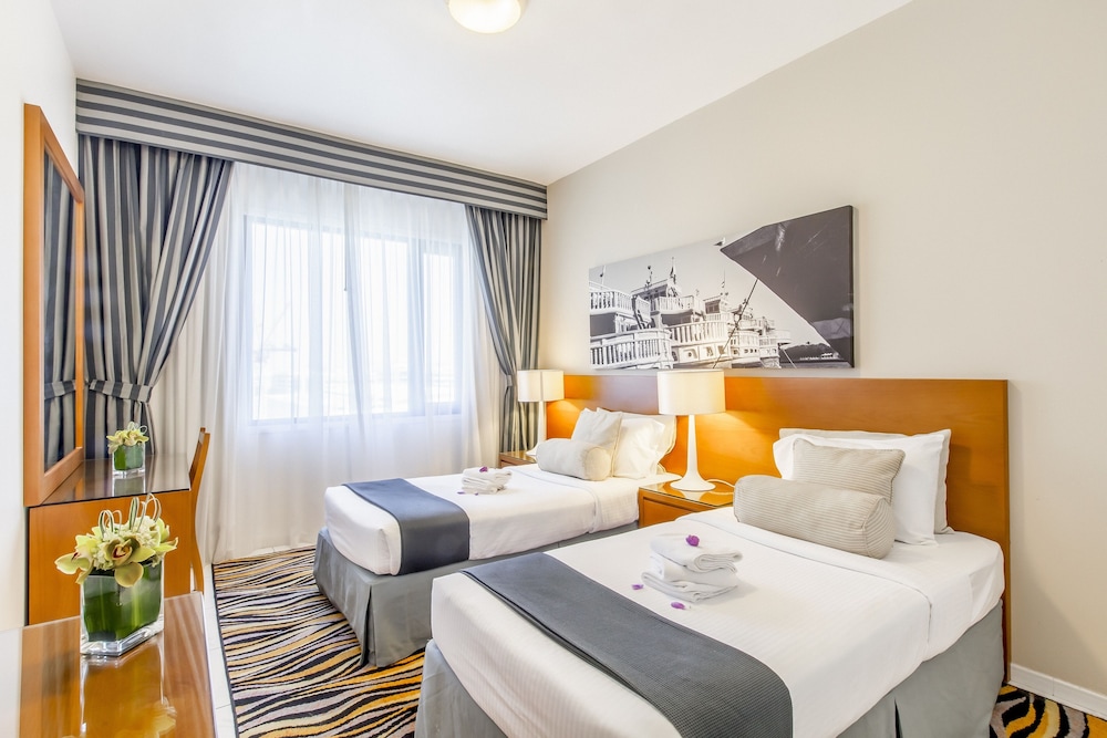 Two Bedroom Deluxe - Golden Sands 10 photo 3