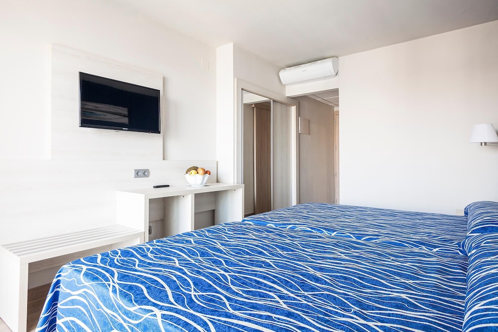 Double Room (1 adult)