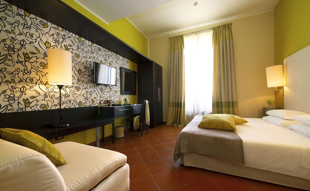 Standard Triple Room, 1 Queen Bed