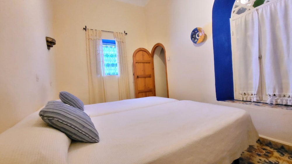 Standard Twin Room, City View photo 2