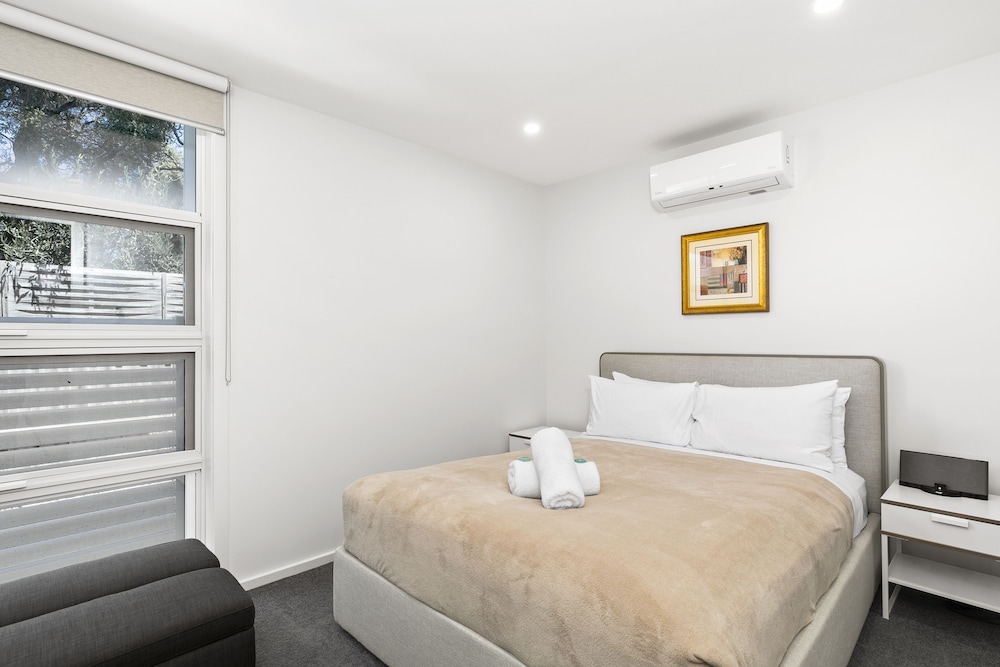Luxury Three Bedroom Townhouse photo 2