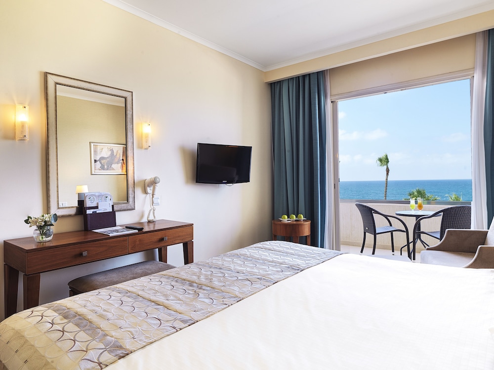 Deluxe Room, Sea View - Photo 6