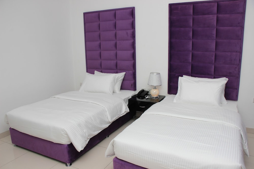 Standard Twin Room, 2 Twin Beds, Smoking, City View - Photo 8