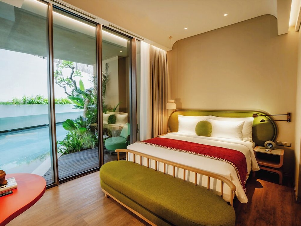 Tropical Studio Lagoon King