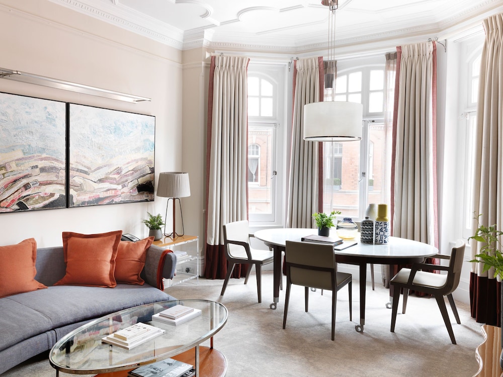 Luxury One Bedroom Apartment photo 1