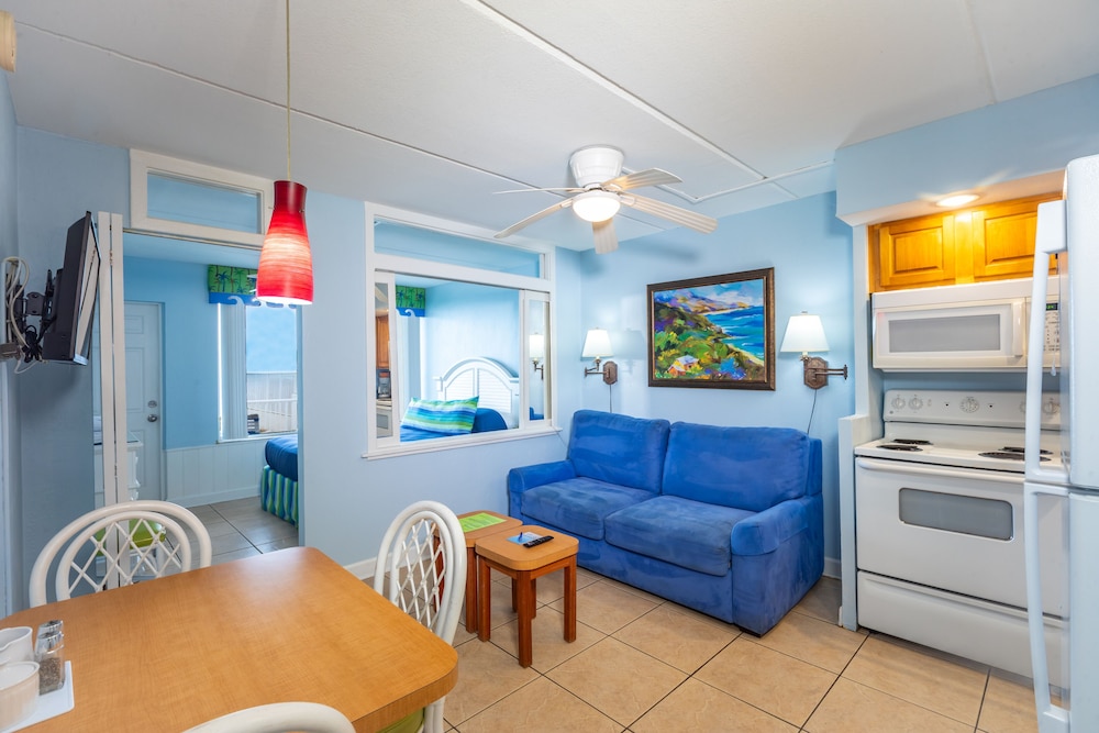 Condo, 1 Bedroom, Oceanfront photo 2