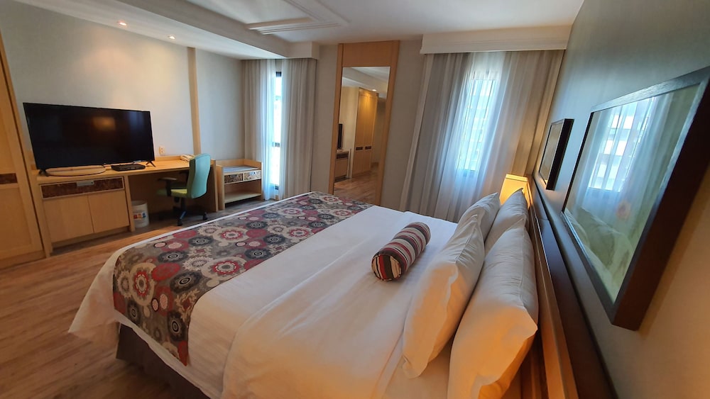 Deluxe Double Room, 1 King Bed photo 1