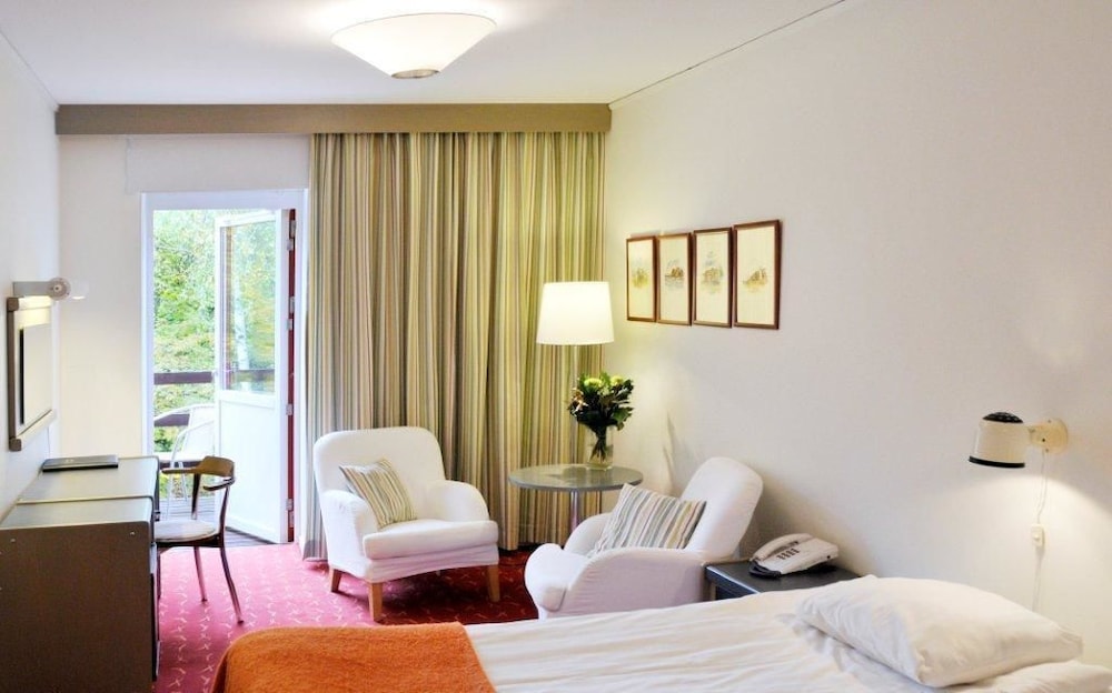 Standard Twin Room - Photo 4