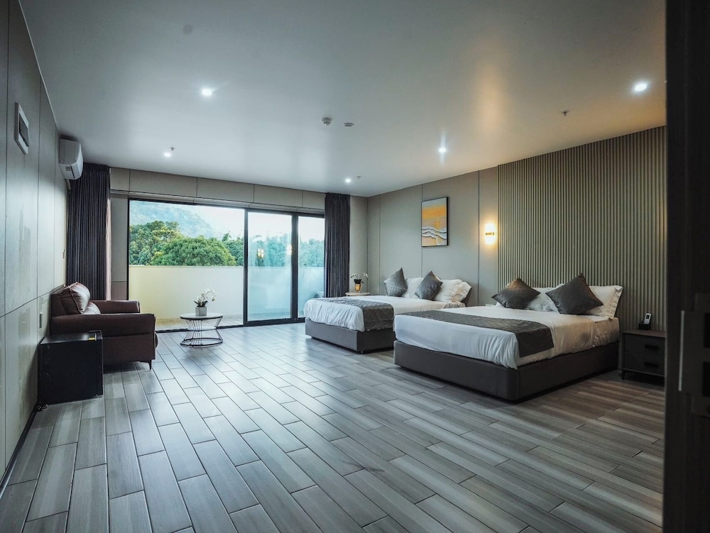 Deluxe Twin Room, Balcony, City View