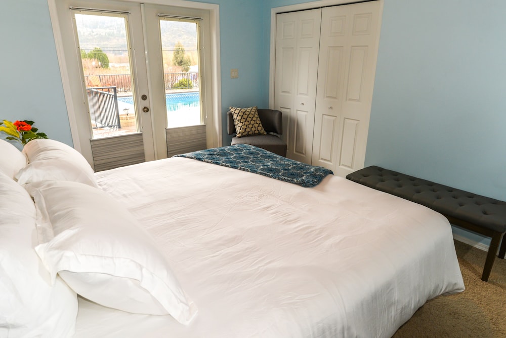 Luxury Room, 1 King Bed, Non Smoking photo 3