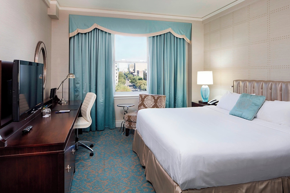 Room, 1 King Bed, City View